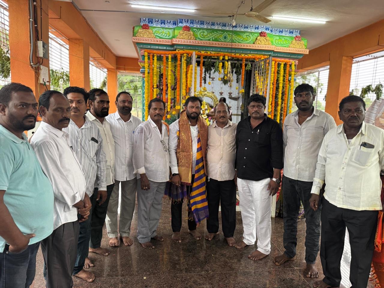 పెద్ద అంబర్‌పేట్‌లో ఘనంగా బోనాల పండుగ, షెడ్ ఏర్పాటు చేసిన  శ్రీనివాస్ గౌడ్ - Additional Image